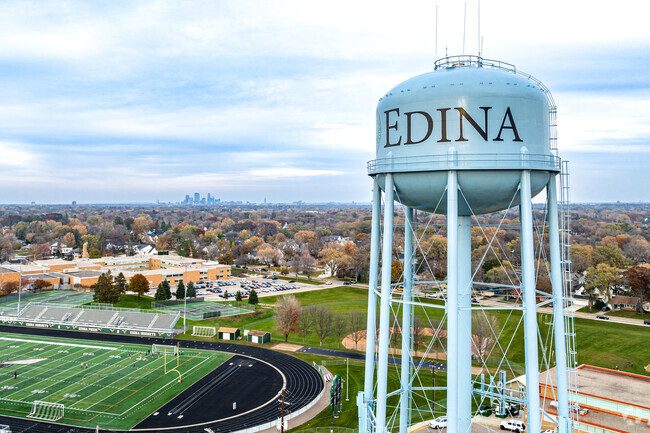 Edina Auto Glass Replacement